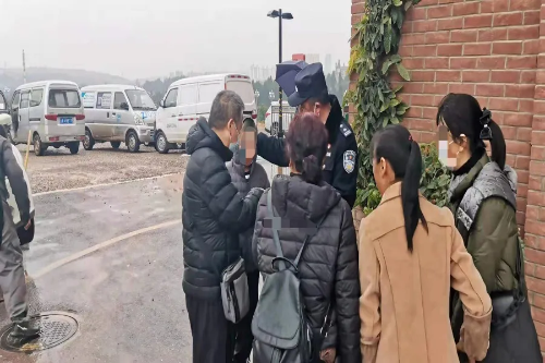 负气出走